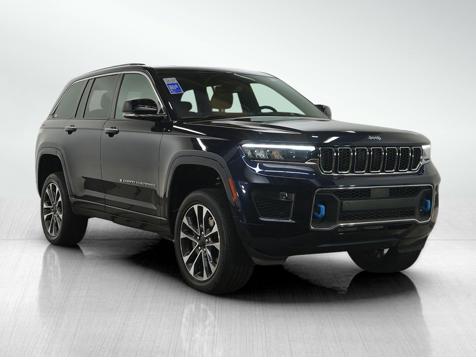 2023 Jeep Grand Cherokee Overland 4xe photo 2