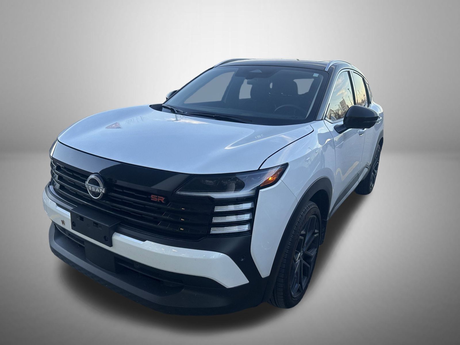 2025 Nissan Kicks SR AWD's photo