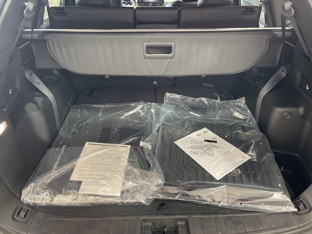 2025 Mitsubishi Outlander SE photo 33