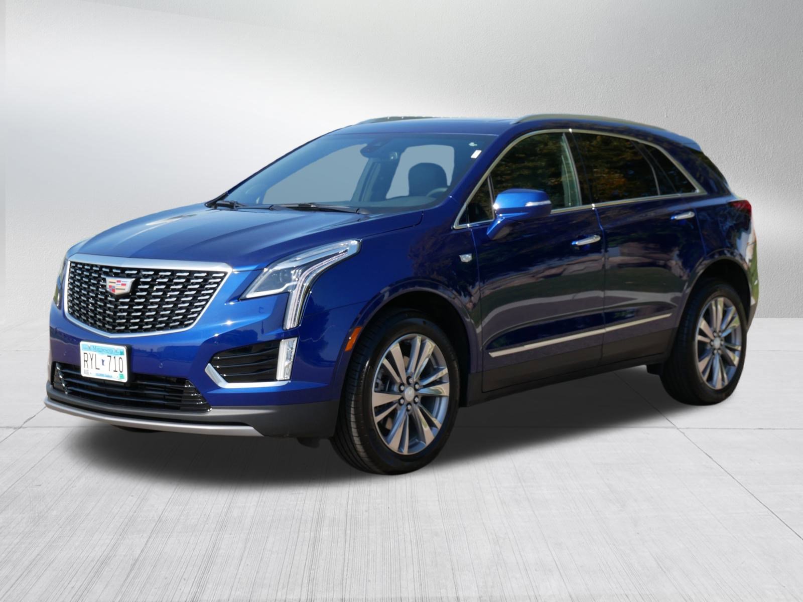 2025 Cadillac XT5 Premium Luxury photo 3