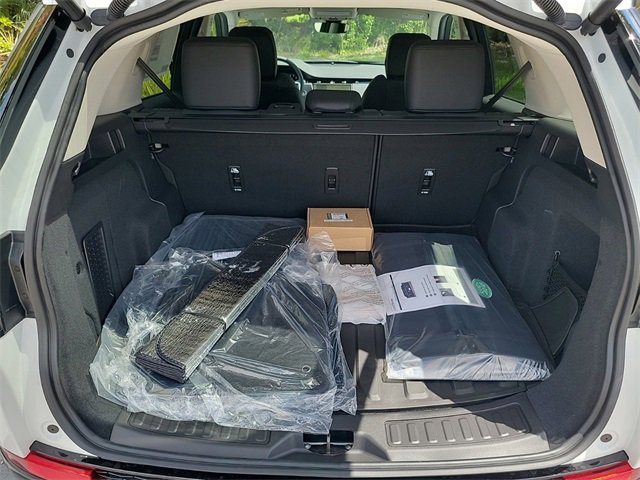 2024 Land Rover Discovery Sport S photo 3