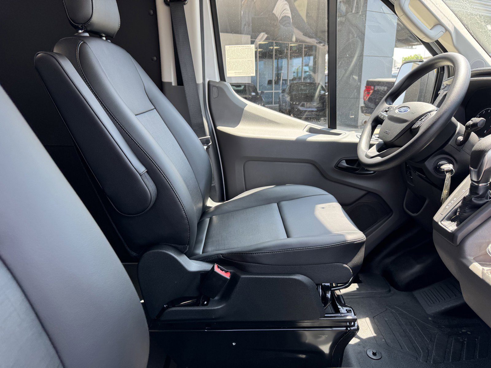 2025 Ford Transit photo 4