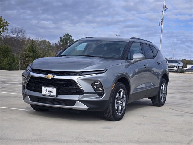 2026 Chevrolet Blazer 2LT photo 2