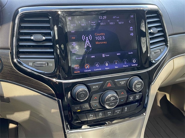 2020 Jeep Grand Cherokee Overland photo 4