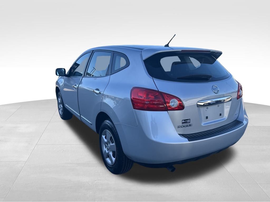 2011 Nissan Rogue S photo 2