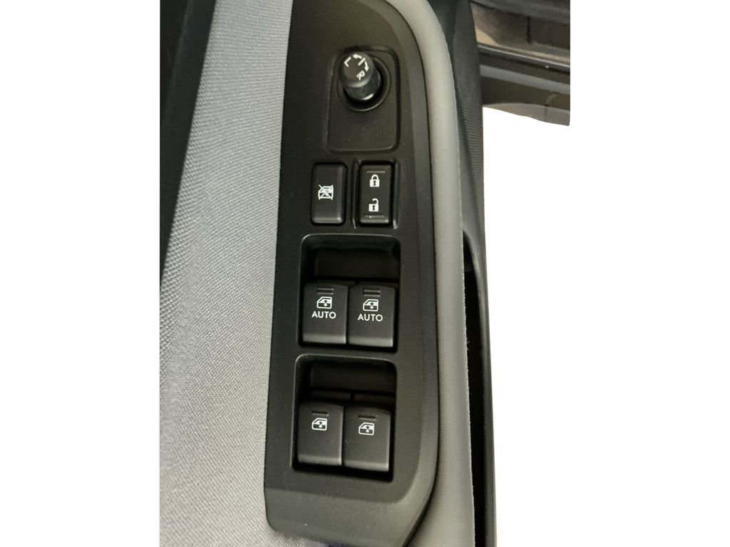 2018 Subaru Outback 2.5i Premium photo 16