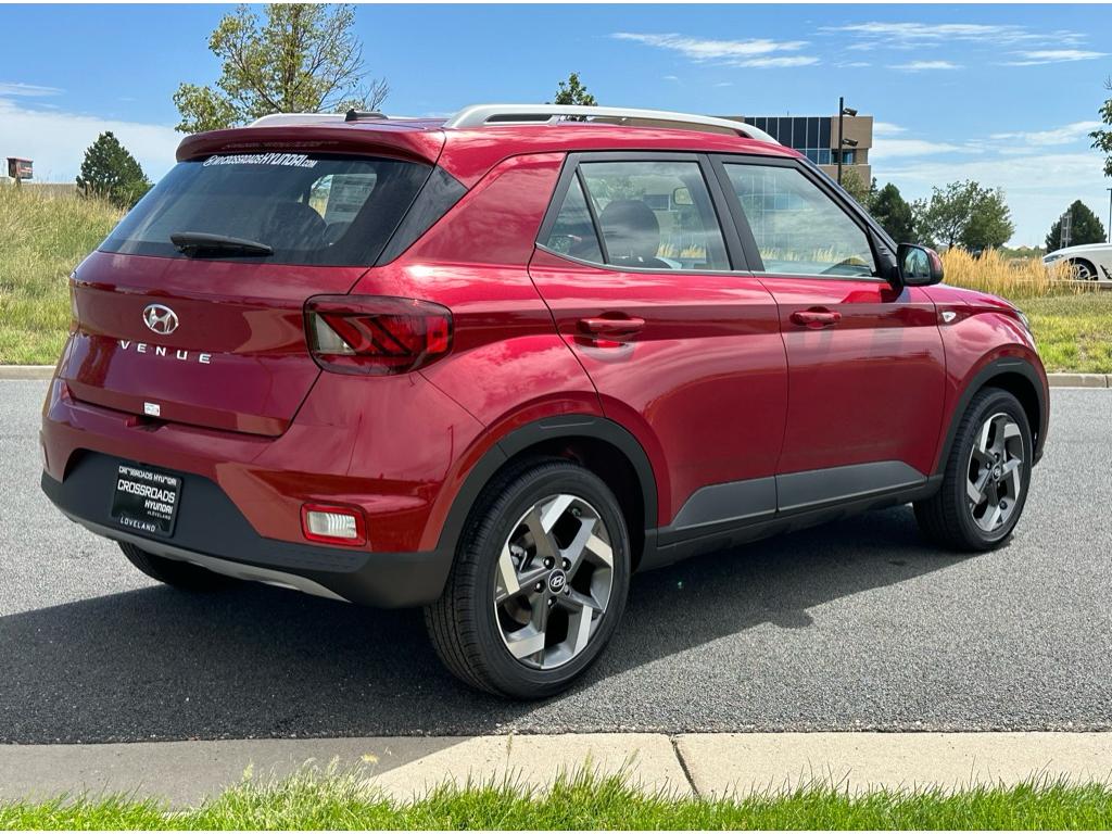 2024 Hyundai Venue Limited photo 4