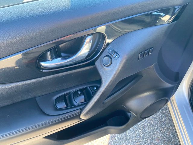 2022 Nissan Rogue Sport SV photo 8