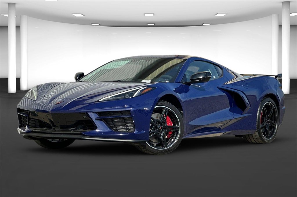 2025 Chevrolet Corvette Stingray 2LT photo 2