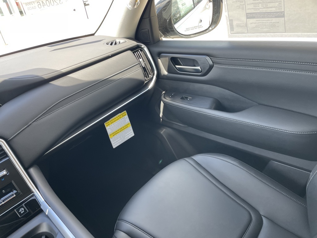 2026 Nissan Armada SV photo 16