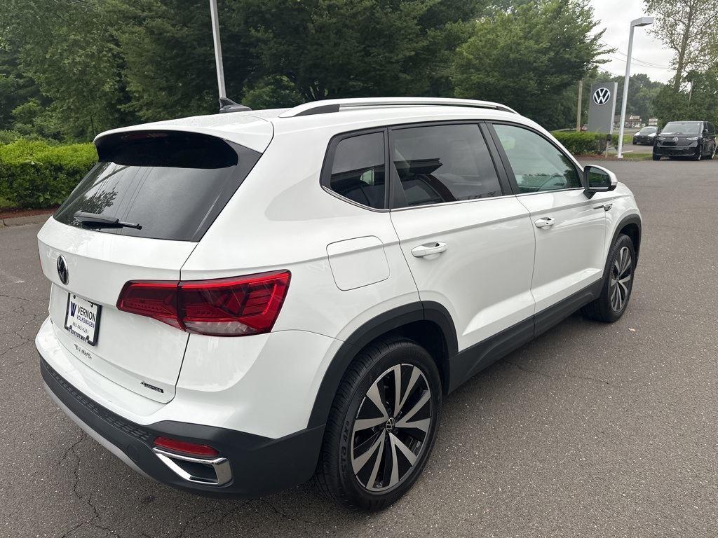 2022 Volkswagen Taos SE photo 3