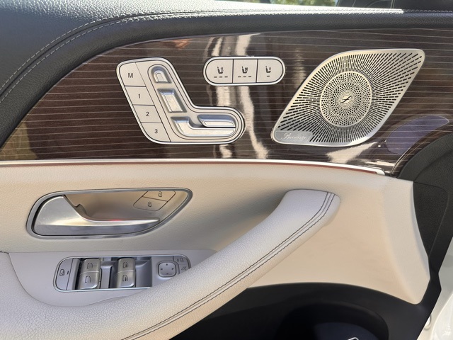 2022 Mercedes Benz GLS 450 4MATIC photo 11