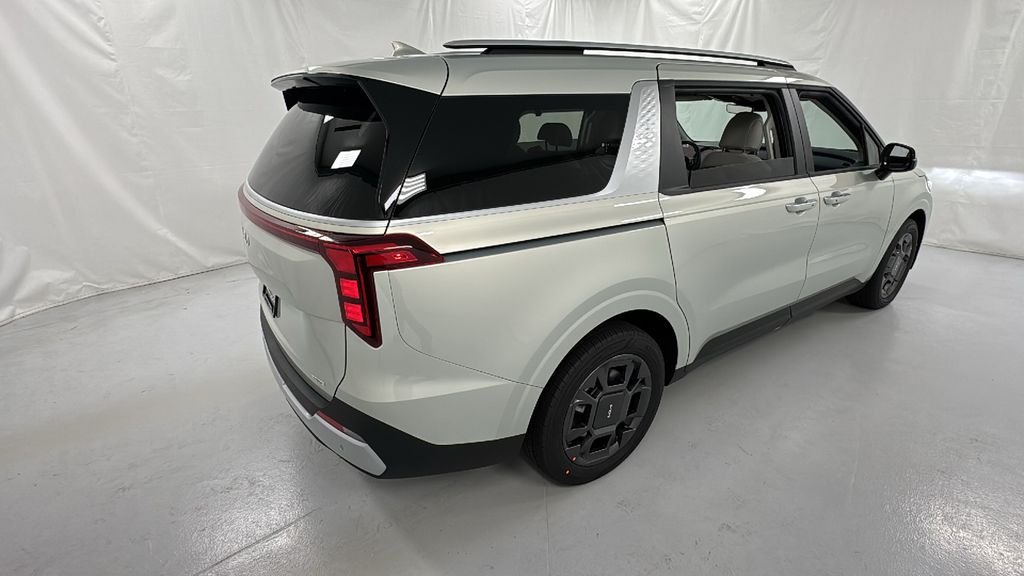 2026 Kia Carnival EX photo 3
