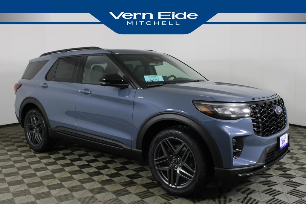 2026 Ford Explorer ST-LINE's photo