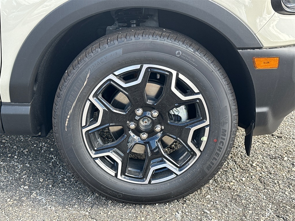 2025 Ford Bronco Sport Outer Banks photo 11