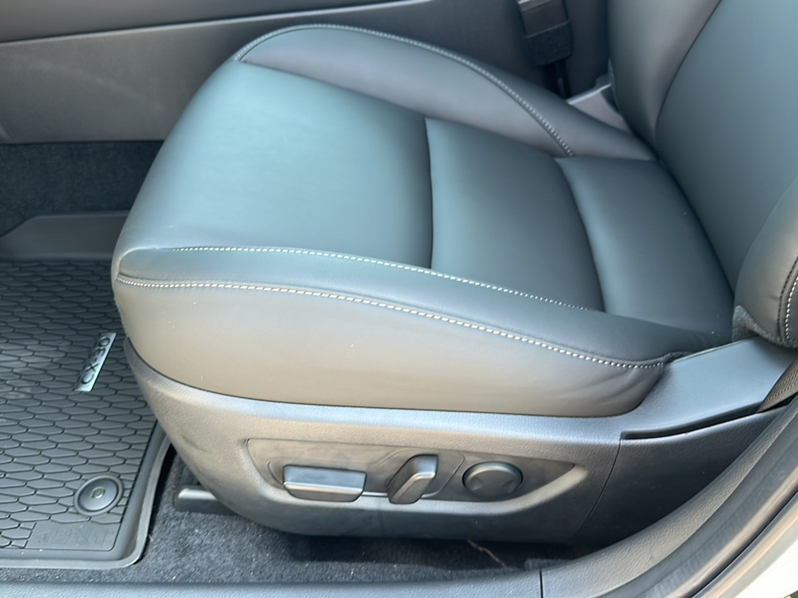 2025 Mazda CX-30 2.5 S Preferred photo 6