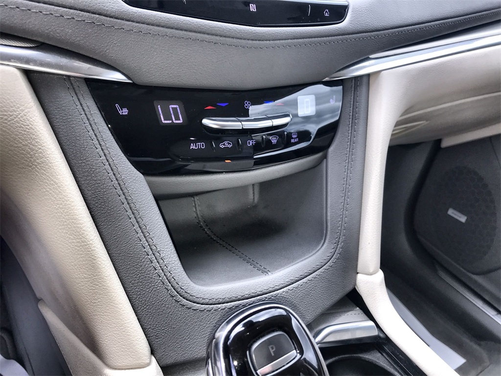 2021 Cadillac XT5 Premium Luxury photo 18