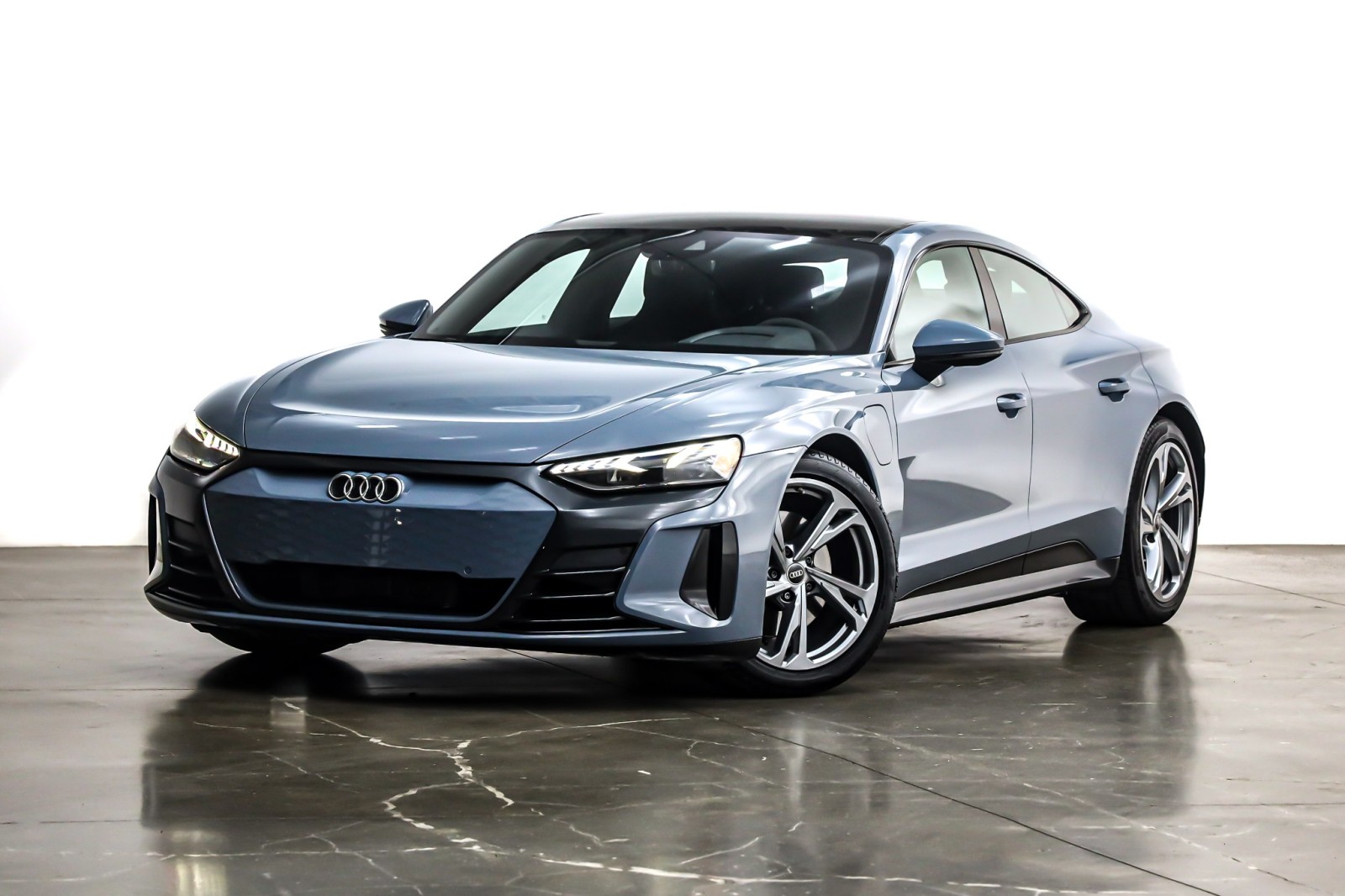 2023 Audi e-tron GT Premium Plus's photo