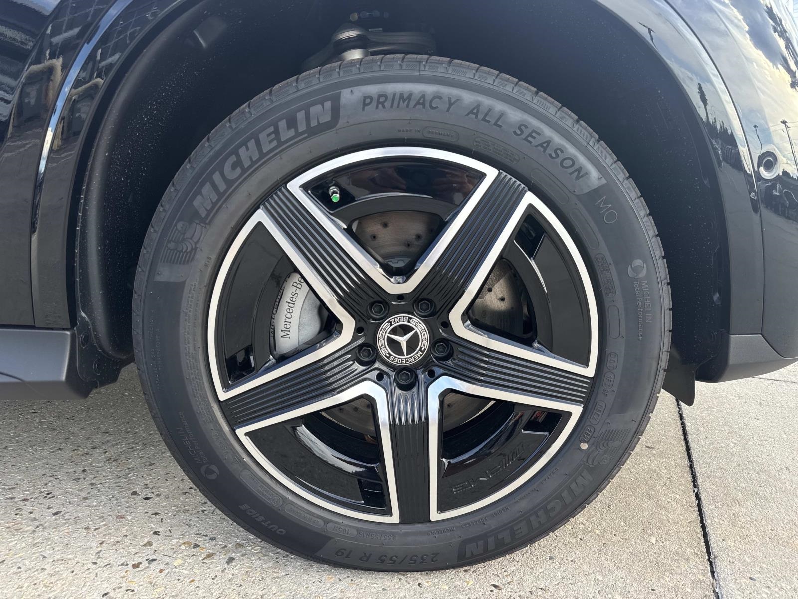 2026 Mercedes Benz GLC 300 photo 3