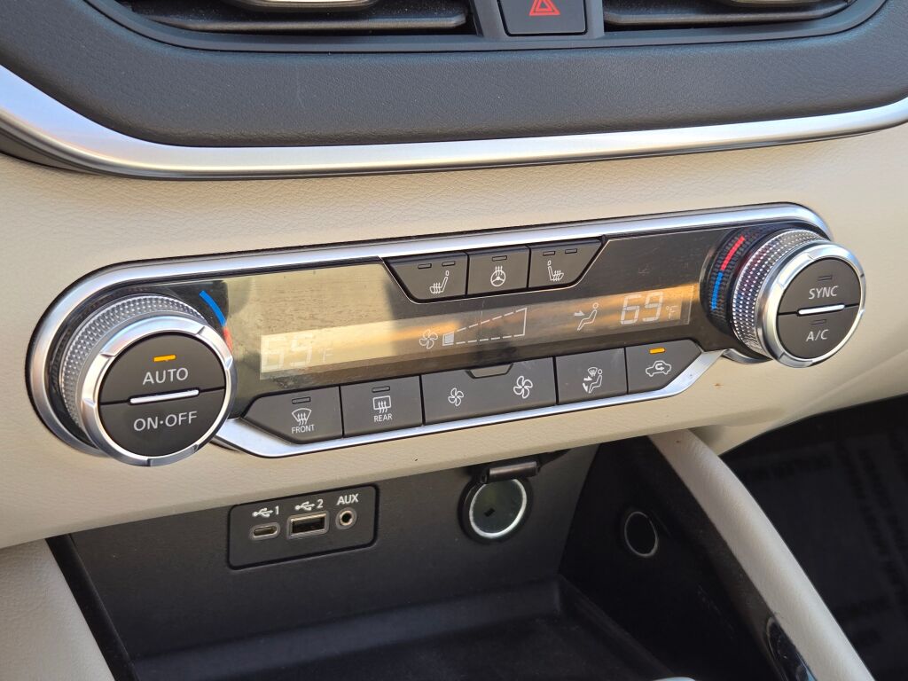 2020 Nissan Altima 2.5 SV photo 21