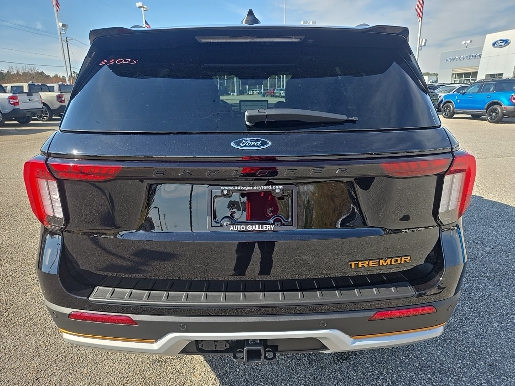 2026 Ford Explorer photo 3