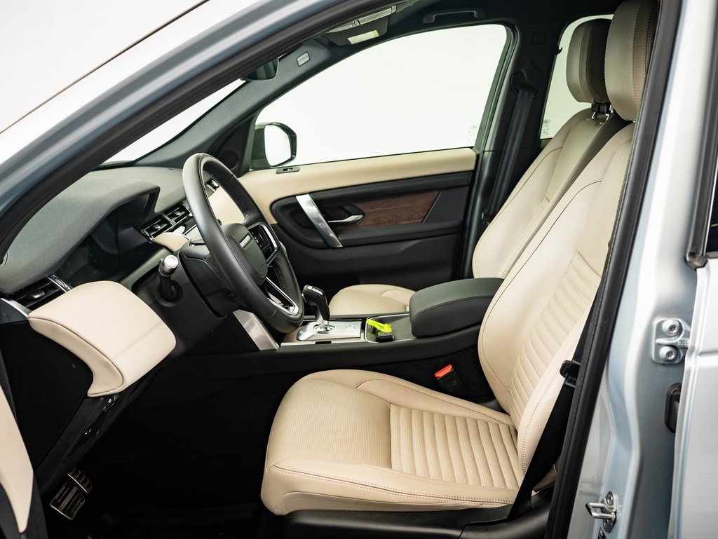 2022 Land Rover Discovery Sport SE photo 17