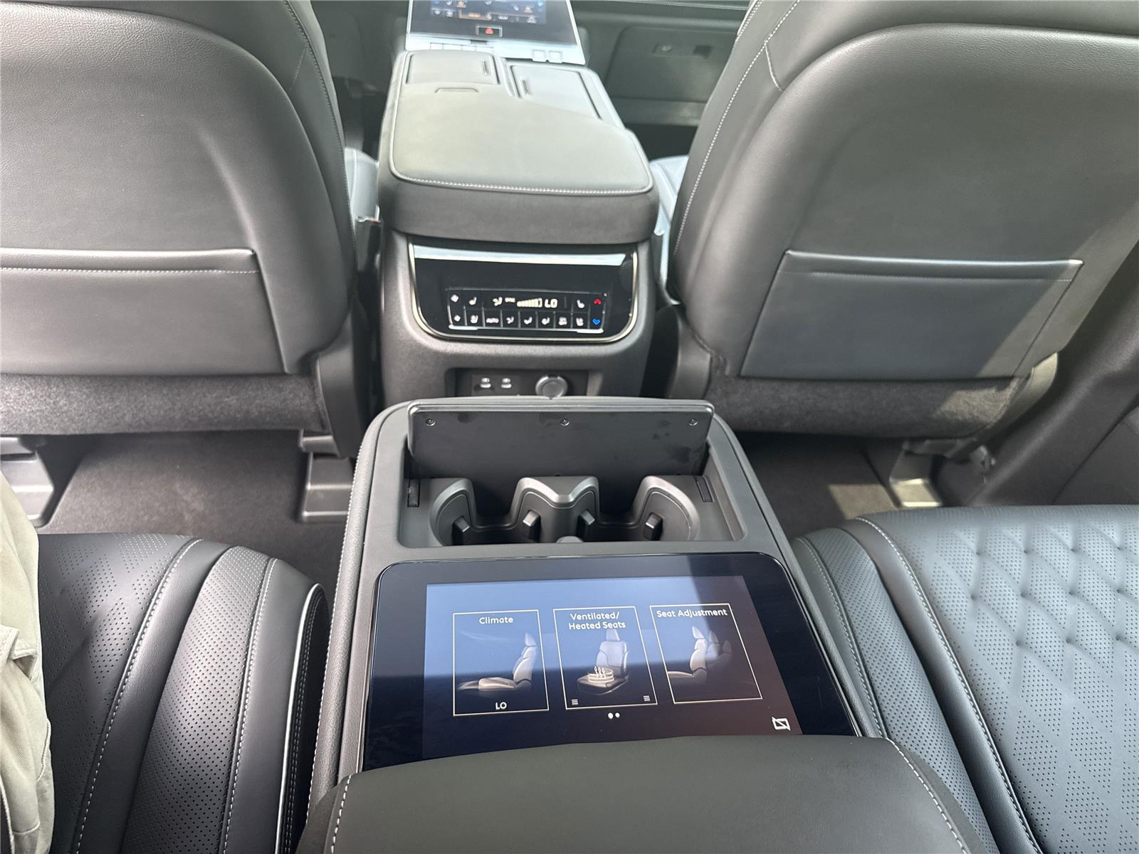 2025 Infiniti QX80 photo 32