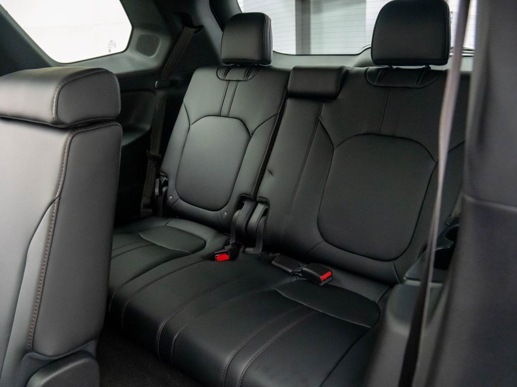 2025 Honda Pilot Black Edition photo 15