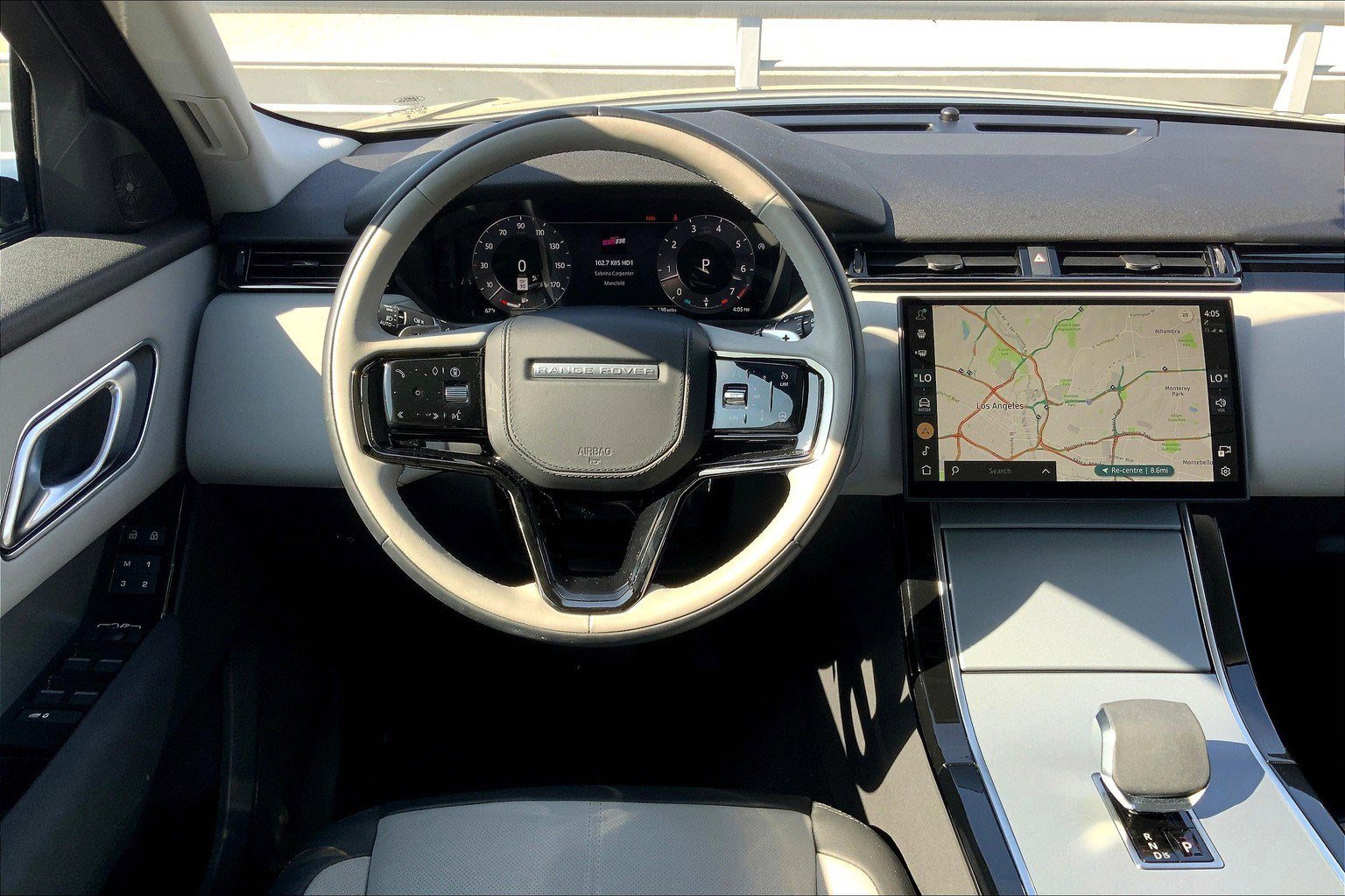 2025 Land Rover Range Rover Velar S photo 2