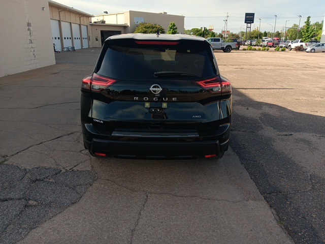 2025 Nissan Rogue SV photo 4