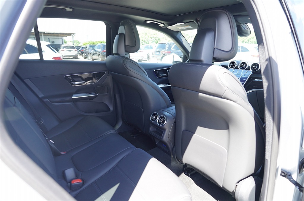 2026 Mercedes Benz GLC 300 photo 14