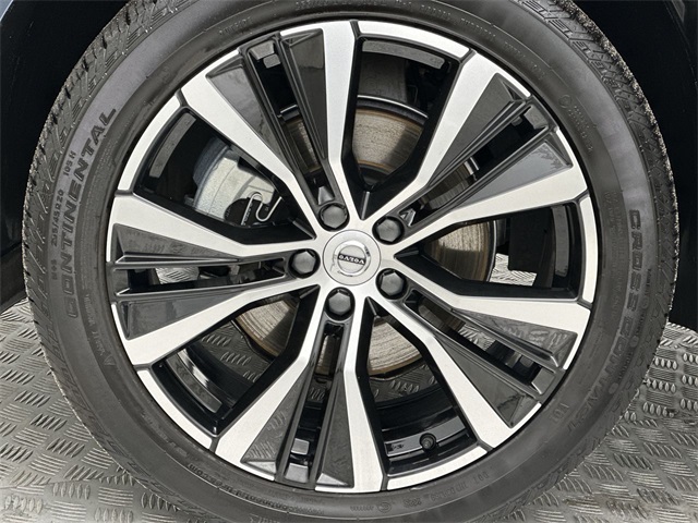 2024 Volvo XC60 B5 Plus photo 2
