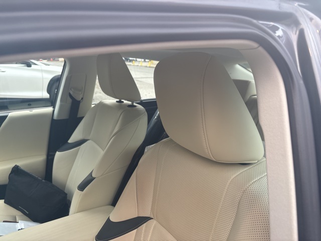 2022 Lexus ES 350 Ultra Luxury photo 2