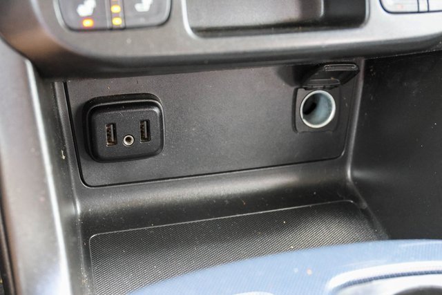 Used 2022 Summit White Chevrolet Z71 image 24