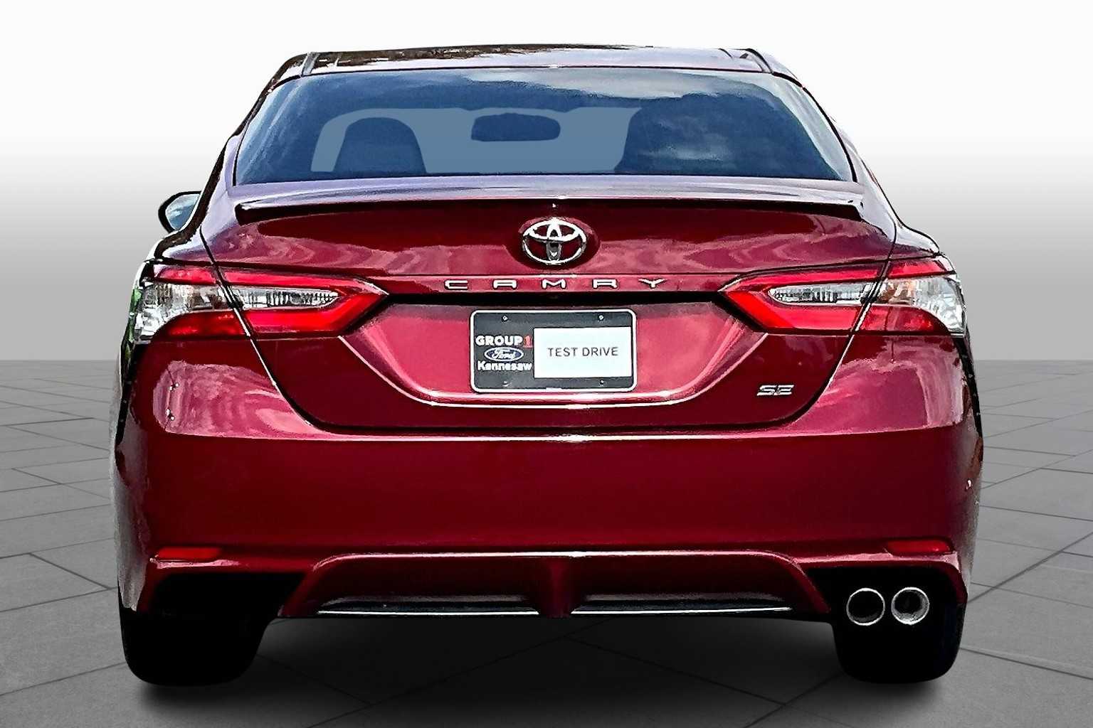 2018 Toyota Camry SE photo 4