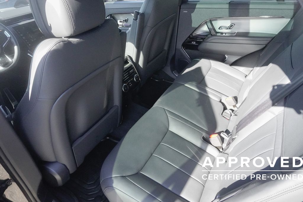 2025 Land Rover Range Rover Sport SE photo 25