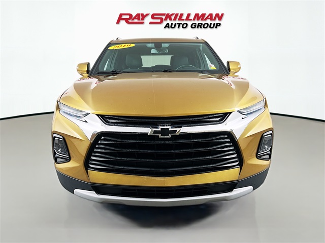 2019 Chevrolet Blazer Base 2LT photo 2