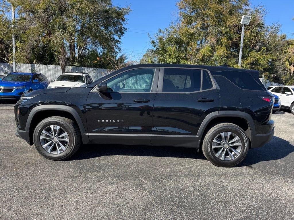 2025 Chevrolet Equinox LT photo 3