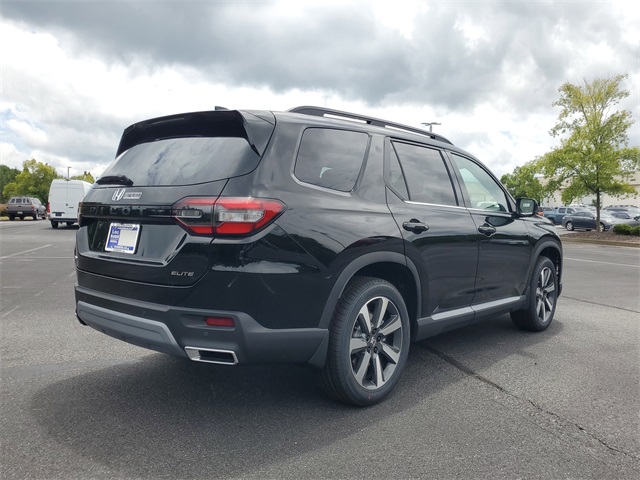2025 Honda Pilot Elite photo 4