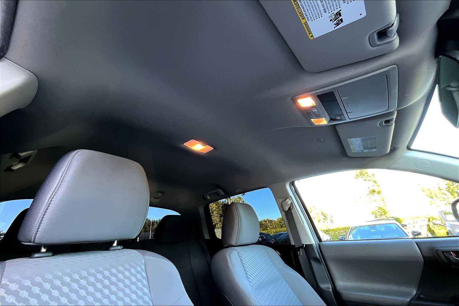 2023 Toyota Tacoma SR 4x4 photo 13