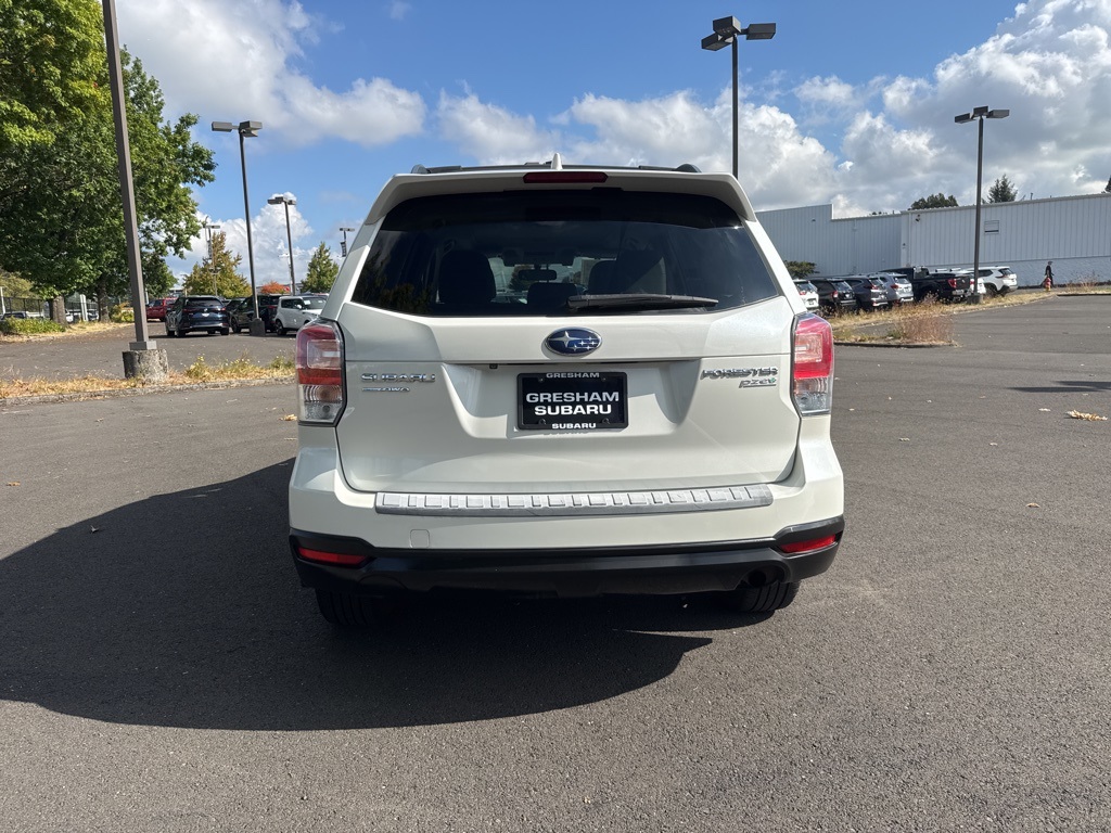 2017 Subaru Forester 2.5i Premium photo 3
