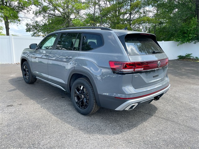 2025 Volkswagen Atlas Peak Edition SE Technology photo 21