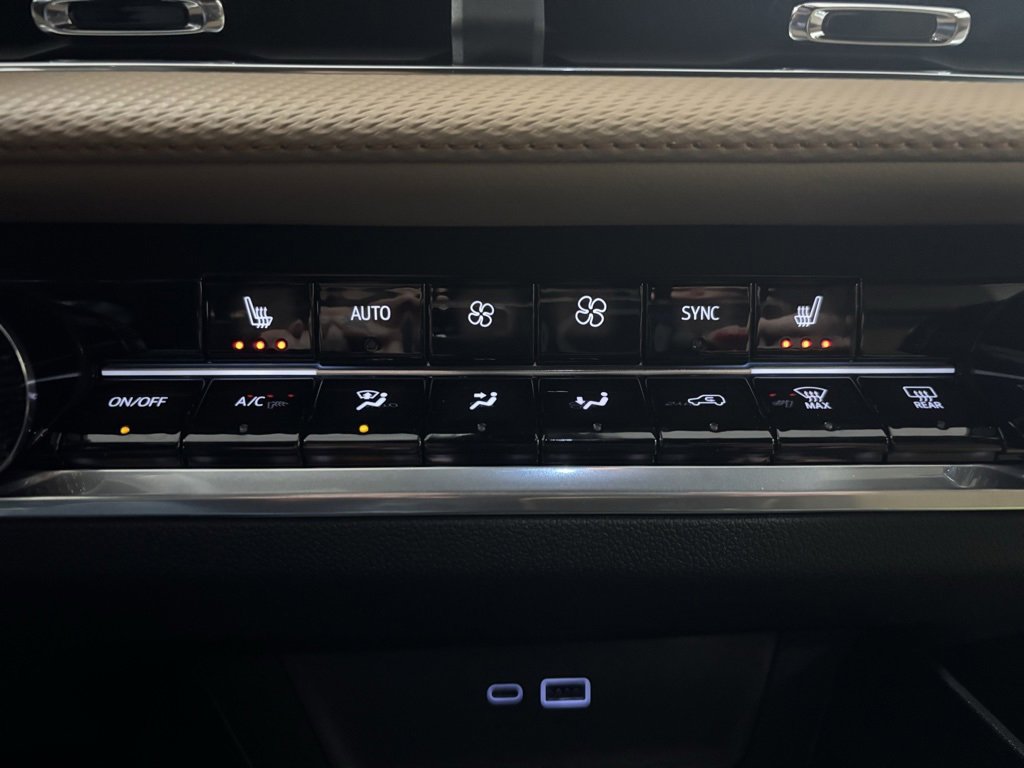 2026 Chevrolet Equinox ACTIV photo 3