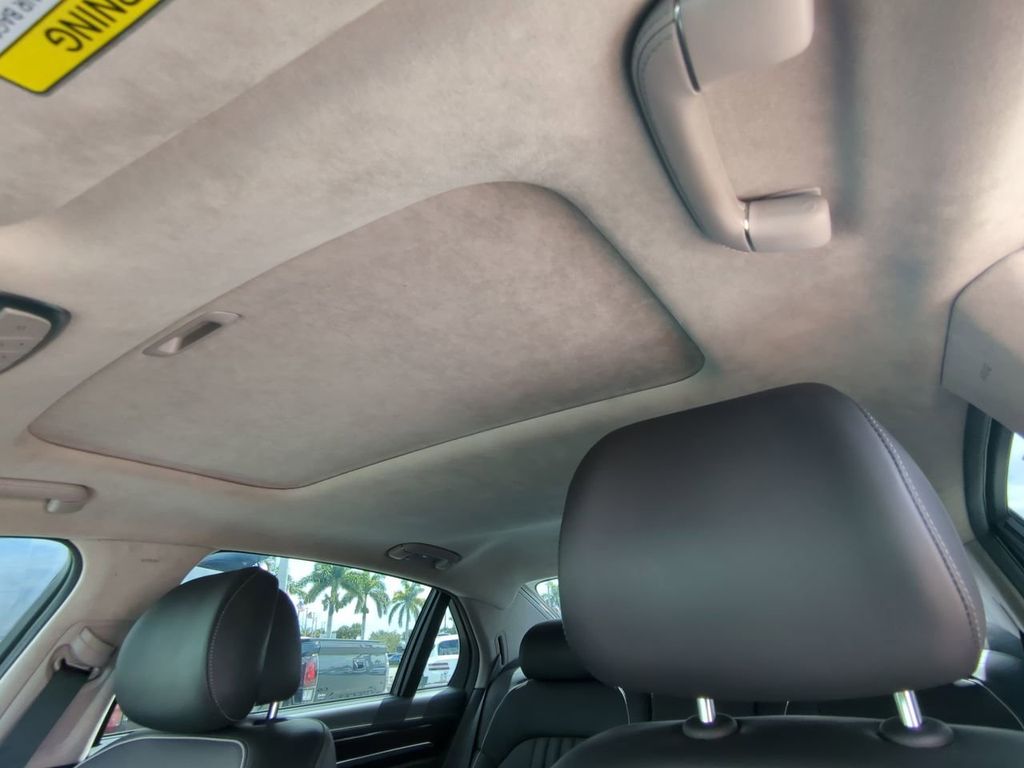 2019 Genesis G90 3.3T Premium photo 19