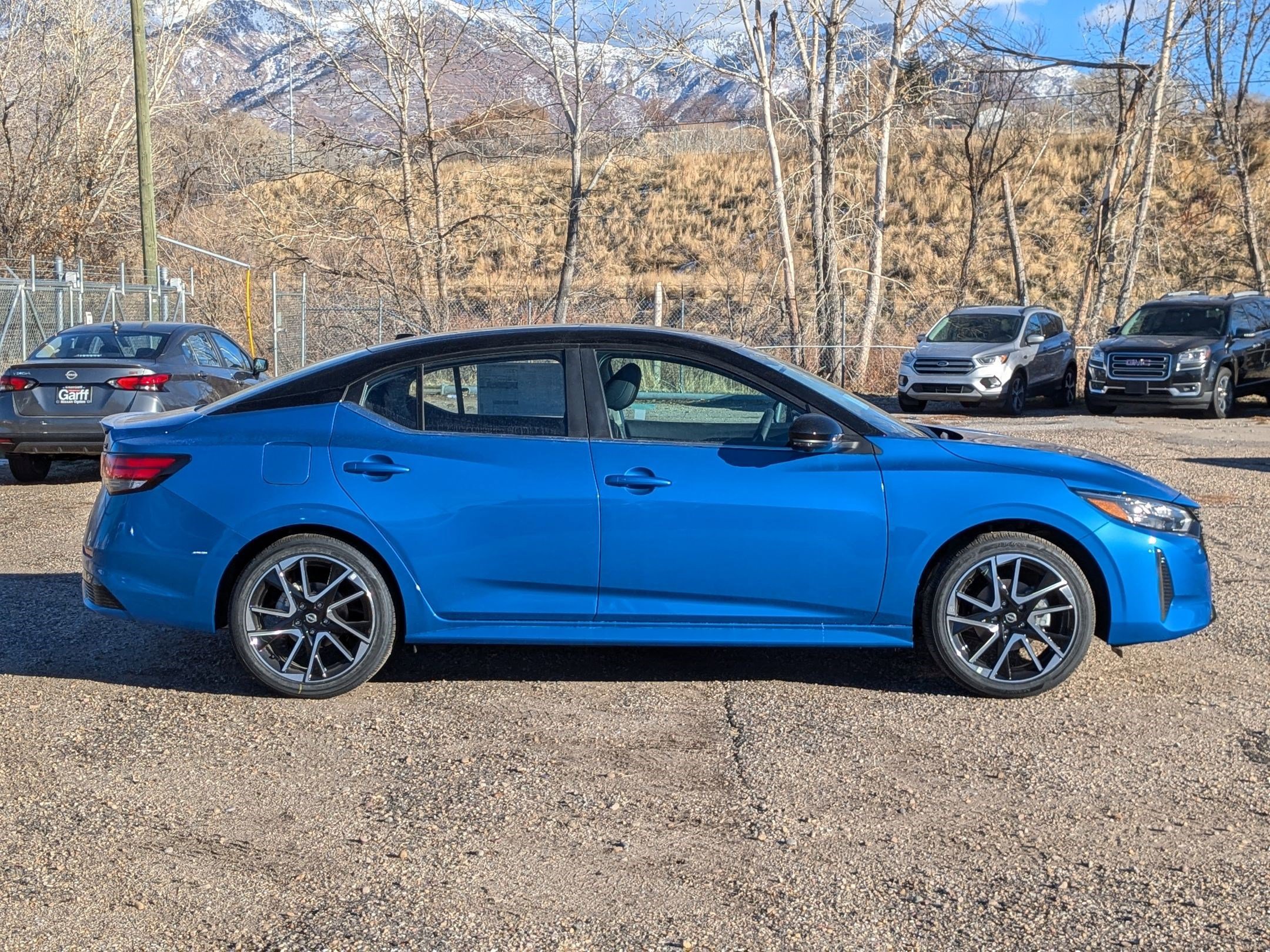 2025 Nissan Sentra SR photo 2