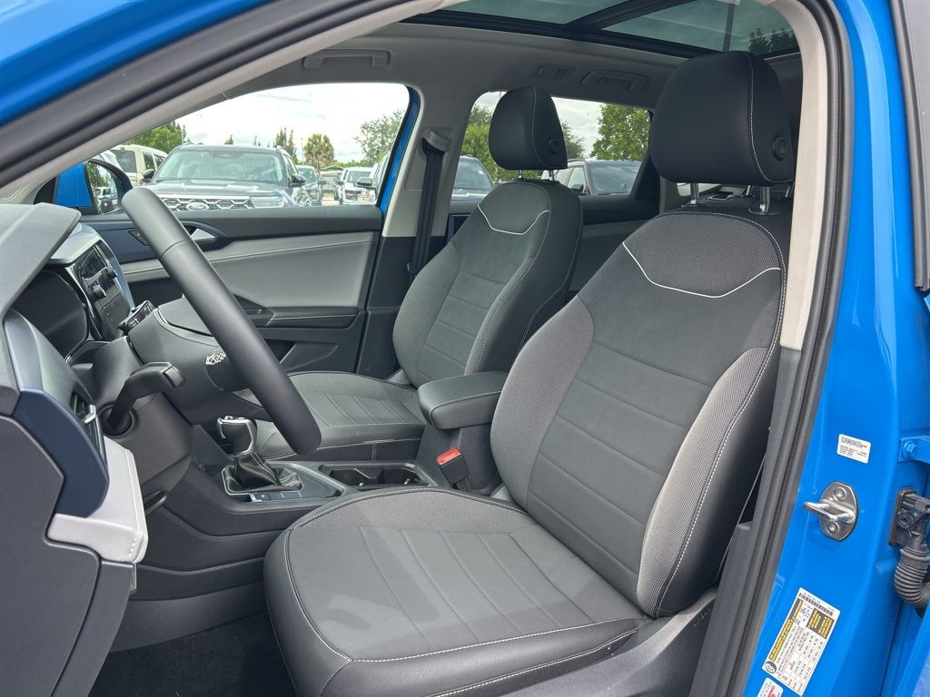 2024 Volkswagen Taos SE photo 15