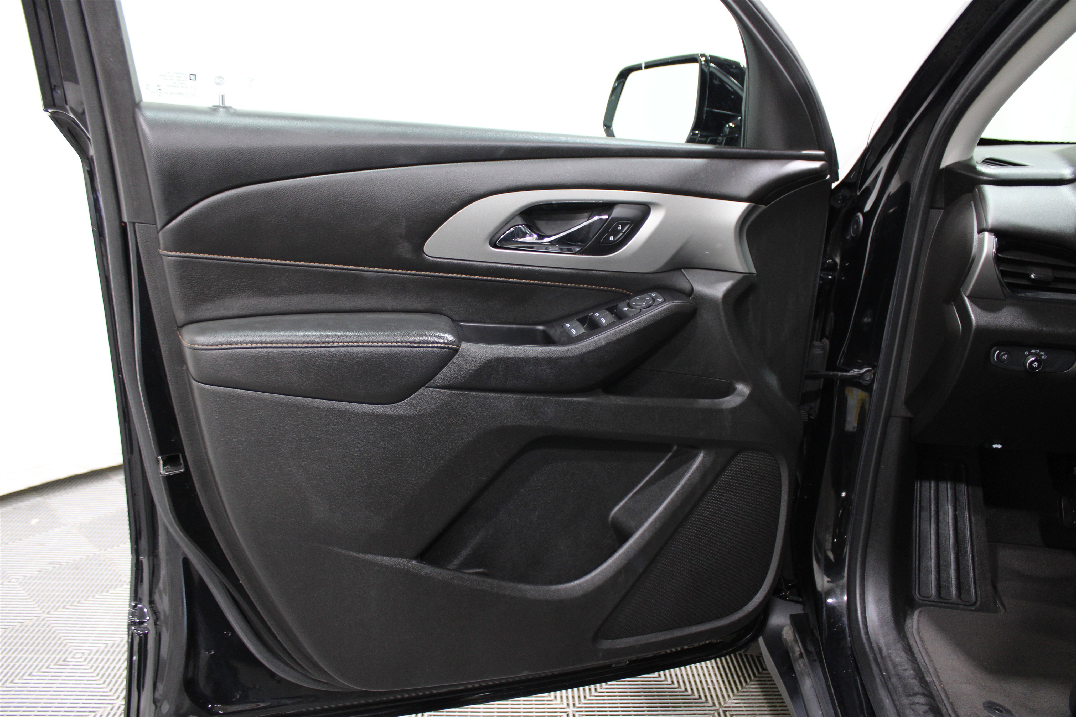 2020 Chevrolet Traverse LS photo 4