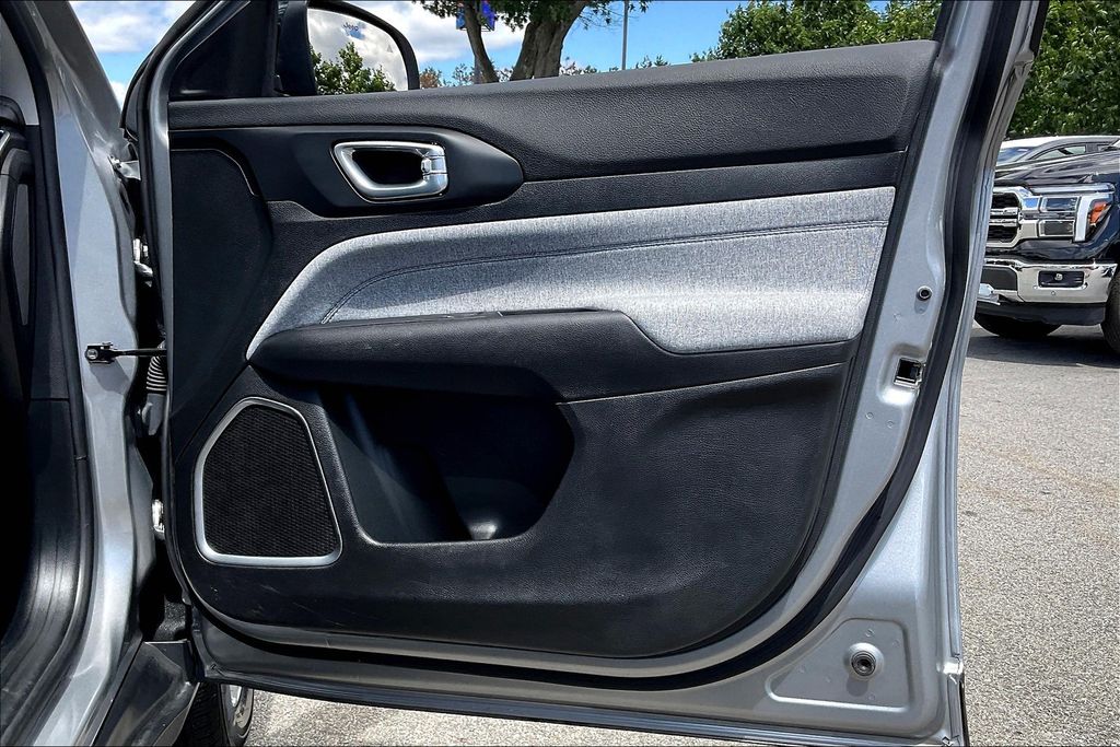 2022 Jeep Compass Latitude photo 11