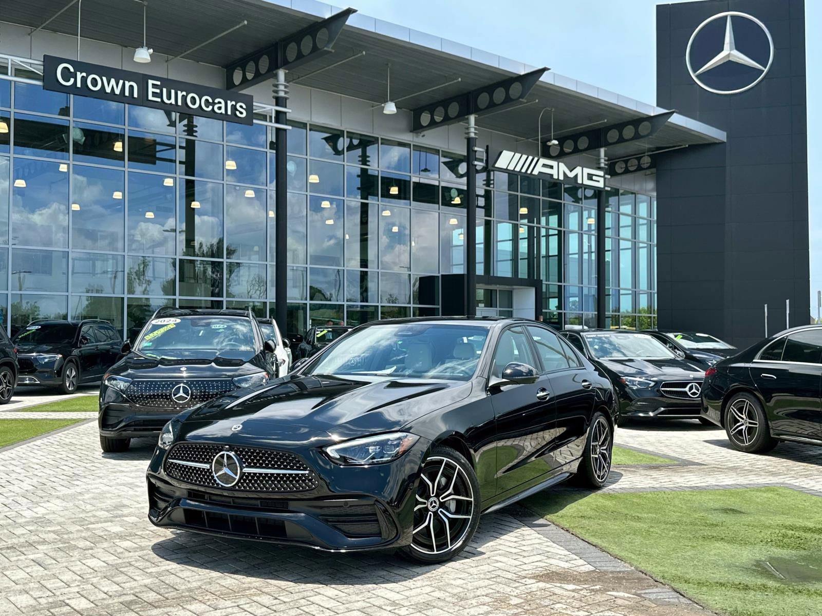 2025 Mercedes-Benz C-Class Sedan C 300's photo