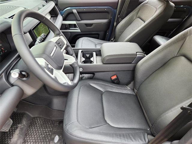 2024 Land Rover Defender 110 S photo 12